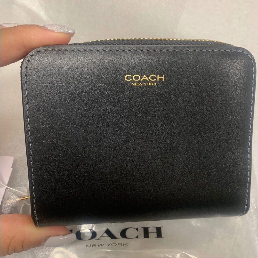 BNWT COACH New York Billfold Wallet ♥️  FIRM - Picture 4 of 11